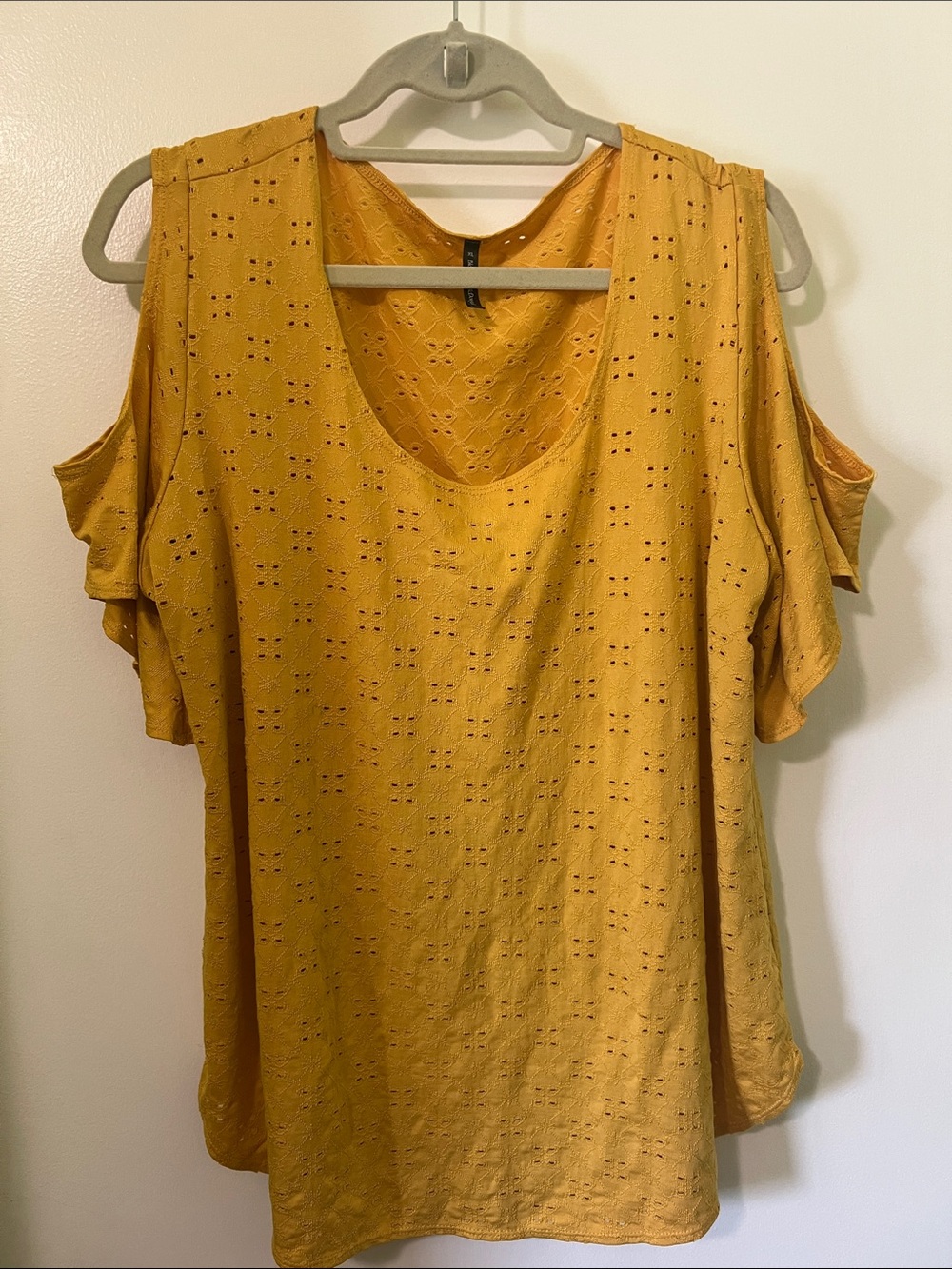 Bleeker and McDougal Mustard Yellow Cold-Shoulder Eyelet Tunic Top Made in 🇺🇸